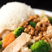 32. 腰果鸡肉饭 Chicken Cashew Nuts Vegetables on Rice