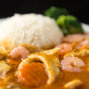 35. 咖喱鸡肉/牛肉虾仁饭 Curry Chicken/Beef with Shrimps on Rice
